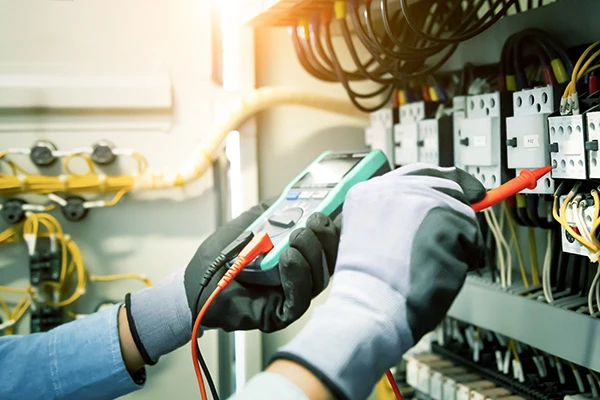 elektroinštalacie, revízny technik